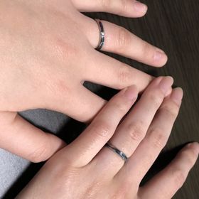 【SORA(ソラ)の口コミ】 2人で最初に方向性を決めた時に、オーダーメイドで青を基調とした指輪にし…