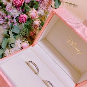 【ケイウノ ブライダル(K.UNO BRIDAL)の口コミ】 ディズニーが好きだけど、指輪はシンプルなものがよかったので中にミッキ…