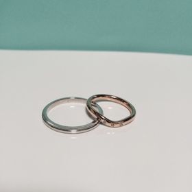 【ティファニー(Tiffany & Co.)の口コミ】 ゴールドがいいとはじめから決めていたので思った通りの物と出会えて満足…