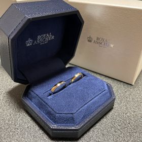 【ROYAL ASSCHER(ロイヤル・アッシャー)の口コミ】 指輪のデザインはダイヤが入っている方が
良かったのでこのデザインです。…