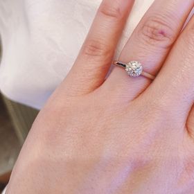 【銀座ダイヤモンドシライシの口コミ】 定番の婚約指輪の形があまり好みではなく、普段使いにも出来るような婚約…