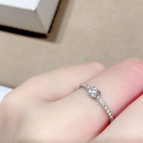 【ブシュロン(BOUCHERON)の口コミ】 高さがなく、かなり普段使いしやすい指輪だと思います。パヴェダイヤがし…