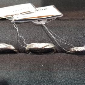 【GALA JEWELRY(ガラジュエリー)の口コミ】 デザインが豊富でカスタムの自由度が高いのが決め手でした。
１店舗目がこ…