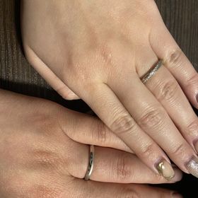 【エクセルコダイヤモンド(EXELCO DIAMOND)の口コミ】 ほとんどの男性用の結婚指輪は、すごくシンプルなデザイン又は女性デザイ…