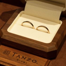 【TANZO.(鍛造指輪)の口コミ】 握力の全盛期が40kgあり、へしゃげない強い指輪ということでTANZOさんに決…