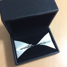 【エクセルコダイヤモンド(EXELCO DIAMOND)の口コミ】 ダイヤが3〜5粒付いている物がいいなと探していて、いろいろ試着しました…