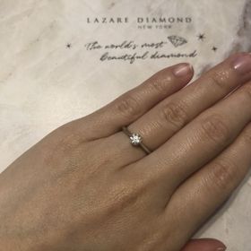 【ラザール ダイヤモンド(LAZARE DIAMOND)の口コミ】 ユニスフィアという指輪のデザインが気に入り、購入しました。ダイヤモン…