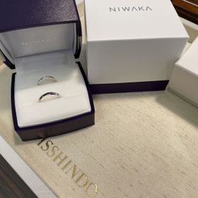 【俄(にわか)の口コミ】 デザインに惚れ込みました。
これからずっと身につけるものなので良い買い…