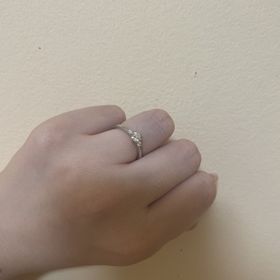 【銀座ダイヤモンドシライシの口コミ】 指輪の決め手はデザインです。指輪のデザインが豊富なので、好みの指輪が…