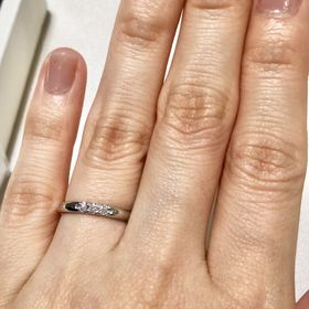 【MIKIMOTO(ミキモト)の口コミ】 一粒ダイヤ等も試しましたが、こちらの三連ダイヤが自分にとってちょうど…