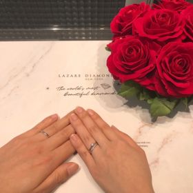 【ラザール ダイヤモンド(LAZARE DIAMOND)の口コミ】 試着前に見ていた中で一番最初に気になっていたものに決めました。指輪の…