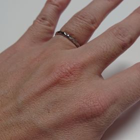 【ケイウノ ブライダル(K.UNO BRIDAL)の口コミ】 ペアで価格は総額30万弱。素材は男性側プラチナ、女性側イエローゴールド…