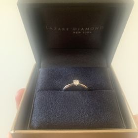【ラザール ダイヤモンド(LAZARE DIAMOND)の口コミ】 見た目でまず一目惚れ！着用した際にもデザインの説明を詳しくして頂きま…