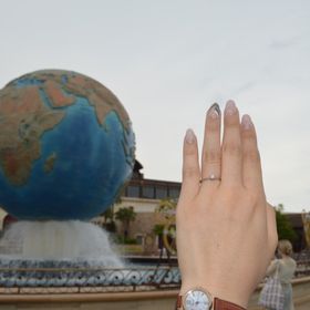 【アイプリモ(I-PRIMO)の口コミ】 指輪のデザインです。婚約指輪の王道のデザインに、華やかなダイヤモンド…