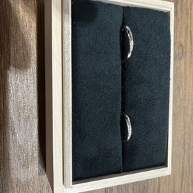 【出雲結(いずもゆい)の口コミ】 男性用はシンプルにまとまっており、女性用はプラスで石がくどくない感じ…