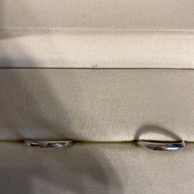 【BRIDGE(ブリッジ)の口コミ】 指輪のデザイン
とにかくシンプルなものが良かったので、この指輪にしまし…