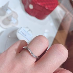 【TRECENTI(トレセンテ)の口コミ】 指が綺麗に見えるとオススメ頂き、自分自身も彼も気に入ったのでV字タイプ…