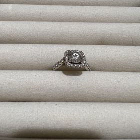 【ケイウノ ブライダル(K.UNO BRIDAL)の口コミ】 妻が自分好みの婚約指輪を作りたいということでフルオーダーで指輪を作り…