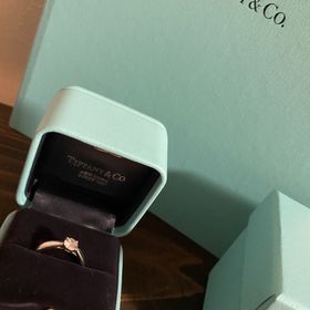 【ティファニー(Tiffany & Co.)の口コミ】 大堂のデザインで、飽きがこないと思ったからです。
金額はブランド力があ…