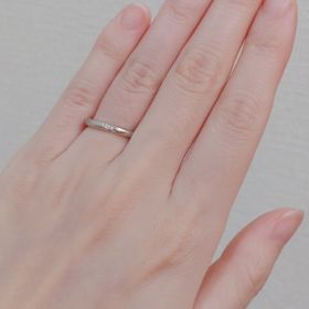 【銀座ダイヤモンドシライシの口コミ】 仕事柄あまり派手なものはつけられないのですが、毎日指輪はつけたいと思…