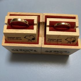【with Happiness..の口コミ】 二人ともスヌーピーがご縁で結婚に至ったので、結婚指輪を決める時は、2人…