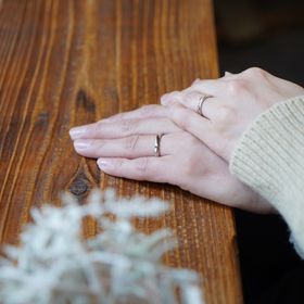 【THREE TREES(スリーツリーズ)の口コミ】 どこの指輪にしようか迷っていた時に、友人から聞いて気になったのでまず…