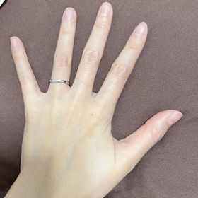 【PILOT BRIDAL(パイロットブライダル)の口コミ】 デザインと耐久性で選びました。パートナーの仕事柄、指輪に傷がついたり…