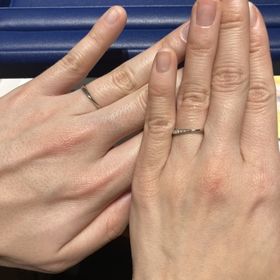 【銀座ダイヤモンドシライシの口コミ】 とにかく細くて華奢なデザインに一目惚れでした。
ダイヤなしにしたり、一…
