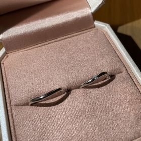 【TRECENTI(トレセンテ)の口コミ】 手にしっくり馴染む感じがしました。
もともとダイヤ3つのデザインでした…