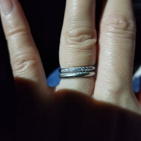 【CAFERING(カフェリング)の口コミ】 重ね付けが出来る。値段もダイヤの数で変わる。プラチナで、一般的で、常…