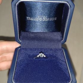 【銀座ダイヤモンドシライシの口コミ】 20万円台から50万円台までの価格帯の指輪を何個かスタッフの方が持ってき…