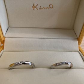 【ケイウノ ブライダル(K.UNO BRIDAL)の口コミ】 デザイン重視で決めました。既製品の指輪のデザインを気に入り、ベースは…