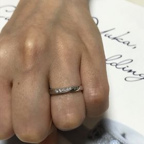 【HISTOIRE de Filondorの口コミ】 最初はダイヤが多いデザインでしたが自分の好みに合わせて少しダイヤの数…