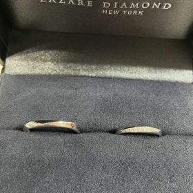 【ラザール ダイヤモンド(LAZARE DIAMOND)の口コミ】 女性のリングのデザインに一目惚れしてしまいました。ダイヤの並び方と動…