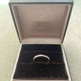 【アイプリモ(I-PRIMO)の口コミ】 指輪のデザインはシンプルな物を探していました。
指輪の幅や輝きがとても…