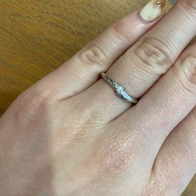 【俄(にわか)の口コミ】 いくつか指輪を試着して、1番自分の指にフィット、しっくり来たからです。…