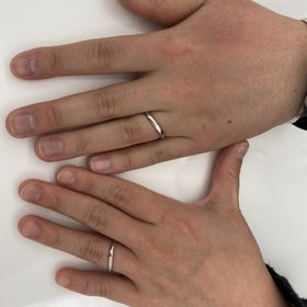 【4℃ BRIDAL(ヨンドシーブライダル)の口コミ】 色々店舗で試させて頂いて、指に指輪が寄り添うようなデザインがとても良…