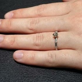 【LUCIE(ルシエ)の口コミ】 よく雑誌でも見かけますが、写真ではだいたいピンクゴールドで可愛い感じ…