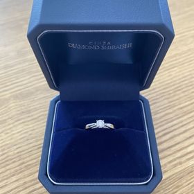 【銀座ダイヤモンドシライシの口コミ】 シンプルかつダイヤモンドの輝きが引き立つようなデザインを探していまし…