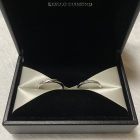 【エクセルコダイヤモンド(EXELCO DIAMOND)の口コミ】 ほかのブランドでも斜めにダイヤが入っているデザインはあったのですが、…