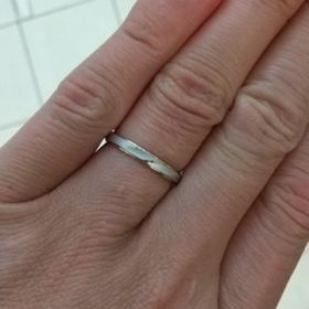 【GALA JEWELRY(ガラジュエリー)の口コミ】 5-6件一人でも回りましたが、価格とデザインから決めました。鍛造製造で他…