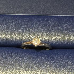 【銀座ダイヤモンドシライシの口コミ】 結婚指輪と婚約指輪の両方を探していて、今後長く使うためにセットで付け…