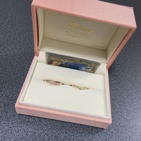 【ケイウノ ブライダル(K.UNO BRIDAL)の口コミ】 彼女が好きなディズニーキャラクターで指輪を探していた際、
写真をネット…