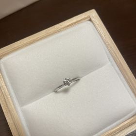 【BAUM(バーム)の口コミ】 デザインが非常に綺麗でした。様々な種類の指輪がある中で一際目を引きま…