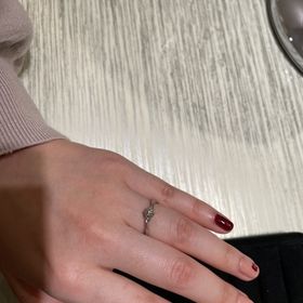 【TRECENTI(トレセンテ)の口コミ】 着け心地がよかった。シャープな印象でダイヤが際立った。類似デザインが…