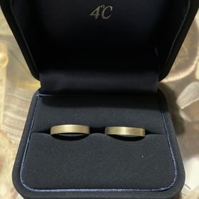 【4℃ BRIDAL(ヨンドシーブライダル)の口コミ】 自分の好きなデザインがオーダーでき、色味も好みのものが選べました。
何…