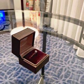 【アイプリモ(I-PRIMO)の口コミ】 ダイヤを選んでから二人で指輪のサイズやデザインを決めることができるサ…