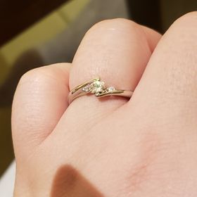 【COLANY(コラニー)の口コミ】 私は、派手なのは好きでなく、引っ掛かったりしそうな出っぱりのある指輪…