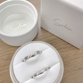 【SOLEIA(ソレイア)の口コミ】 婚約指輪がウェーブがあるデザインだったので、結婚指輪もウェーブのデザ…