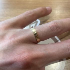 【アイプリモ(I-PRIMO)の口コミ】 2人とも色はゴールドでストレートのデザインでさがしており、気に入ったデ…